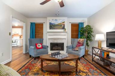 Main picture of 201 Willow Creek South Cir