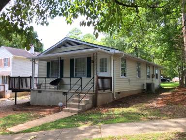 Main picture of 703A Edwards St