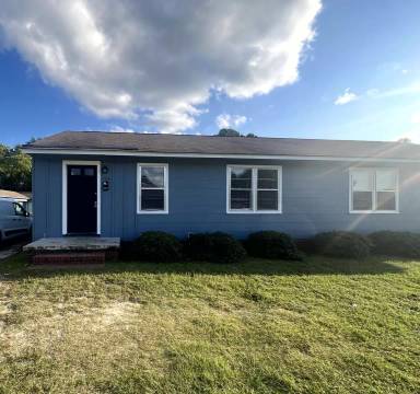 Main picture of 124 Eastwood Ave