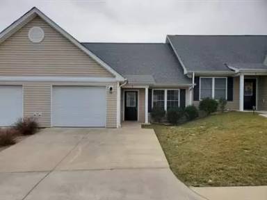 Main picture of 21 Paige Dr