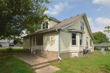 Main picture of 1033 3rd St
