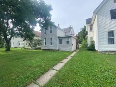 Main picture of 1102 Stophlet St