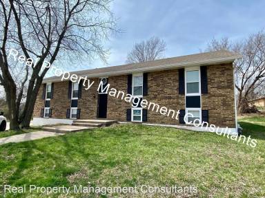 Main picture of 704 NE Ball Dr