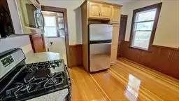 Main picture of 31 Samoset St