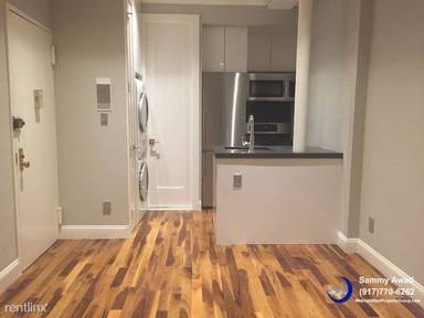 Main picture of 290 W 12th St
