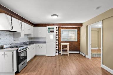 Main picture of 26324 Harper Ave