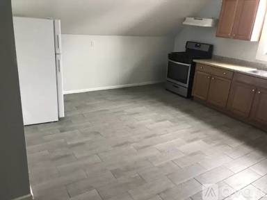 Main picture of 483 Ferry St