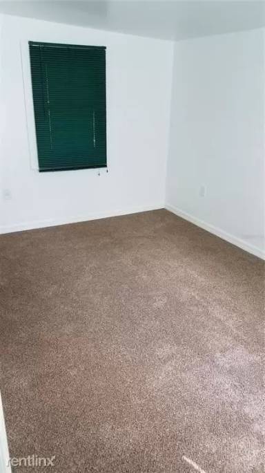 Main picture of 1030 NW 40th Ave