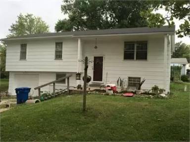Main picture of 207 S Henry Clay Blvd