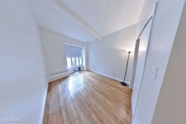 Main picture of 118 E 40th St