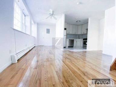 Main picture of 685 Franklin Ave