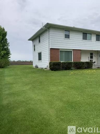 Main picture of 909 W Lincoln St