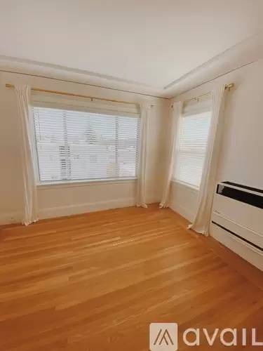 Main picture of 800 York St