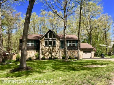 Main picture of 7 Greenhaven Ct