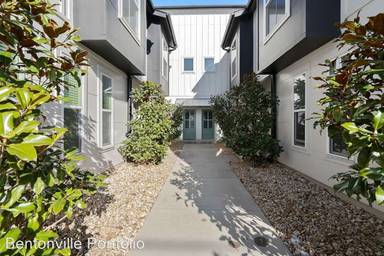 Main picture of 226 SW 7th St