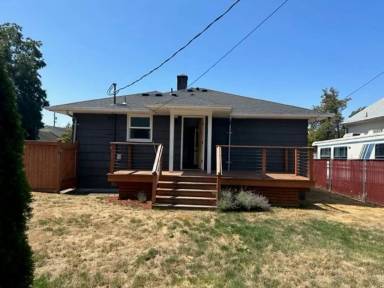 Main picture of 1001 N Oakes St