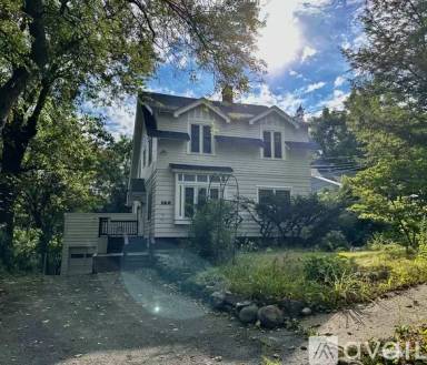Main picture of 140 Westminster Ave