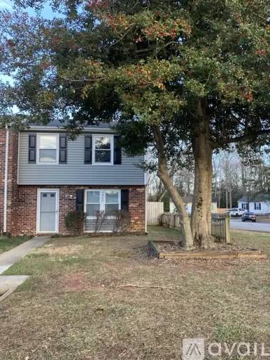 Main picture of 7942 Clovertree Ct