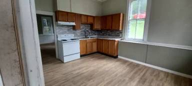 Main picture of 408 Main St