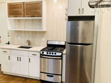 Main picture of 565 Evergreen Ave