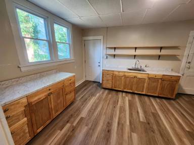 Main picture of 1914 Cherry St