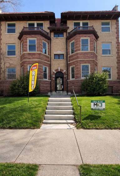 Main picture of 2505 E Park Pl