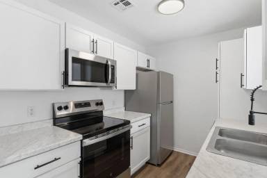 Main picture of 2244 N Cedarwood Ln