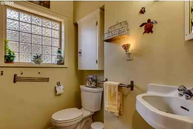 Main picture of 2515 Harney St