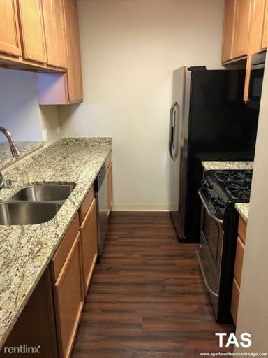 Main picture of 551 W North Ave