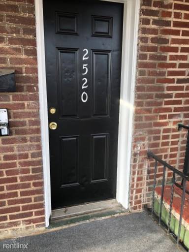 Main picture of 2520 W Franklin St
