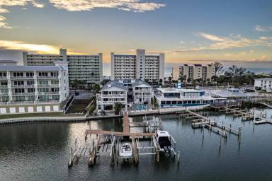 Main picture of 20019 Gulf Blvd