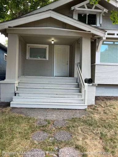 Main picture of 3206 N Post St
