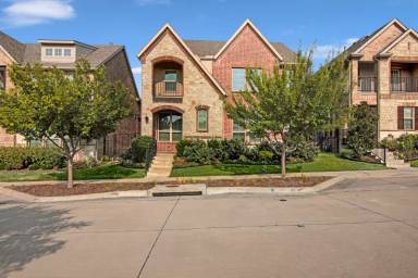 Main picture of 2468 Castle Ridge Dr