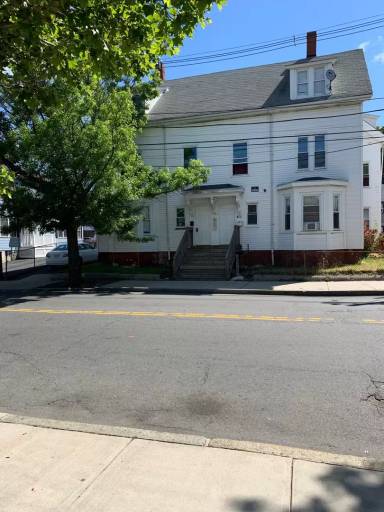 Main picture of 133 Chestnut St