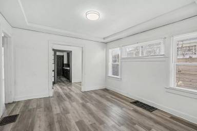 Main picture of 2219 E Gregory Blvd