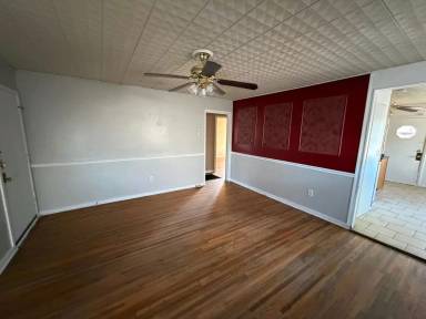 Main picture of 2315 32nd St