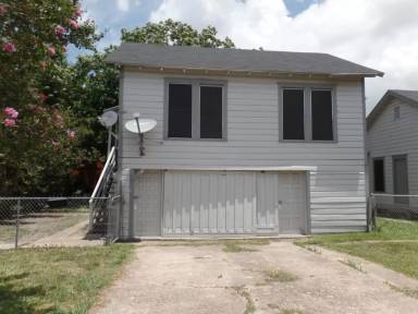 Main picture of 704 E Guadalupe St