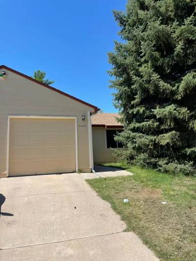 Main picture of 4425 Hollyhock St