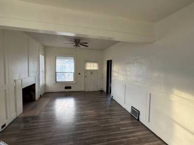 Main picture of 707 SW Dorion Ave