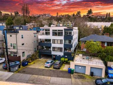 Main picture of 2410 Dexter Ave N