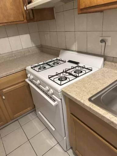 Main picture of 3110 W 59th St