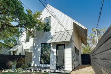 Main picture of 904 W Mary St