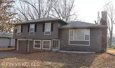 Main picture of 8603 E 109th St