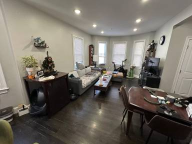 Main picture of 61 Tower St
