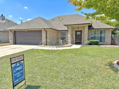 Main picture of 408 Silver Creek Dr