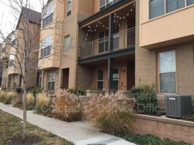 Main picture of 447 S Quay St