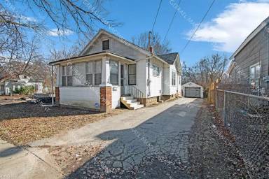 Main picture of 1654 Indiana Ave