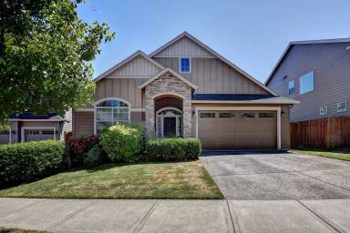 Main picture of 3011 NE 169th Way