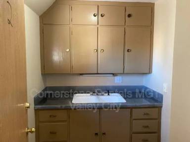 Main picture of 227 Central Ave S