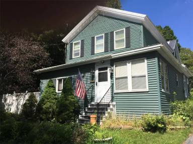 Main picture of 220 N Washington St